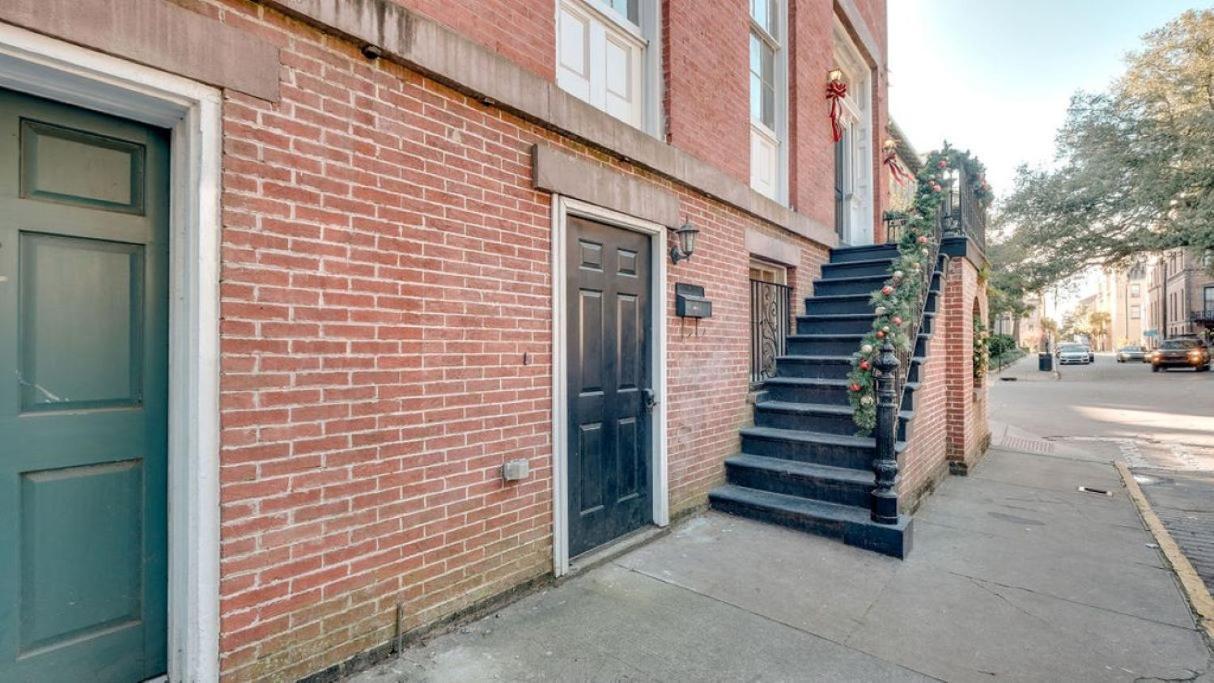 4 Bedroom Beauty Steps From The River サバンナ エクステリア 写真